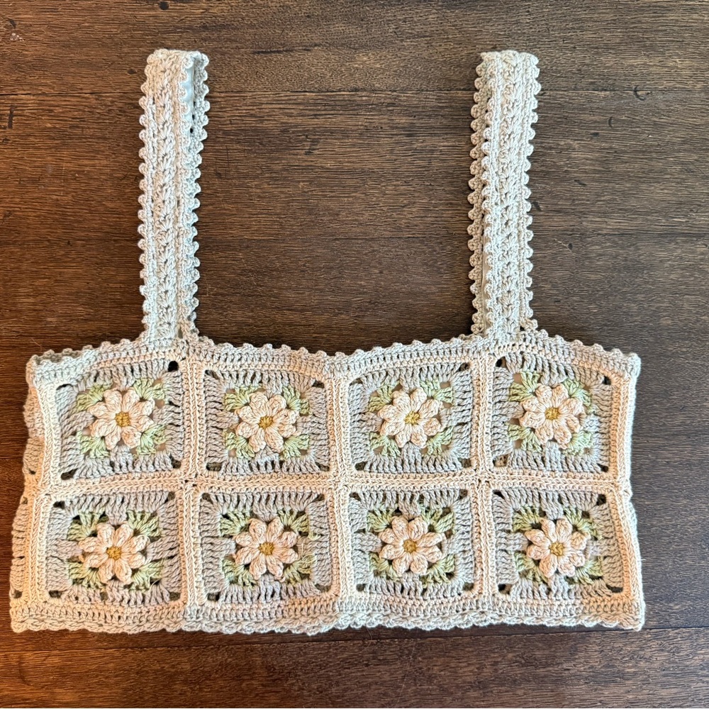 Wild Wawa Women’s Crochet Floral Crop Top